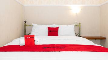 Double Room (RedDoorz)