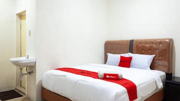 Double Room (RedDoorz)