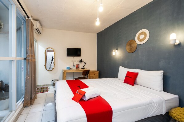 Premium Room (RedDoorz) - RedDoorz near Exit Toll Tanah Baru Bogor (Bogor)