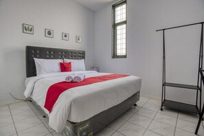 Chambre Double (RedDoorz)