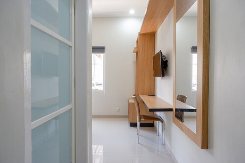 RedDoorz Syariah near Mutiara SIS Al Jufrie Airport Palu 2