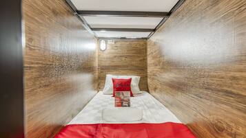 Free WiFi, bed sheets