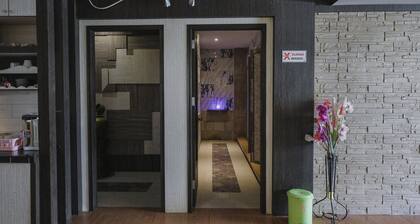 RedDoorz Plus near Pantai Coastarina 2