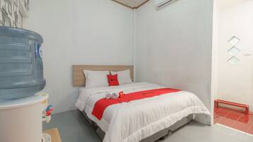 Double Room (RedDoorz)