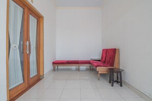Interior entrance - RedDoorz Plus near Alun Alun Kuningan (Cigugur)