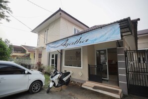 Free self-parking - RedDoorz near Bundaran Kecil Palangkaraya (Palangkaraya)