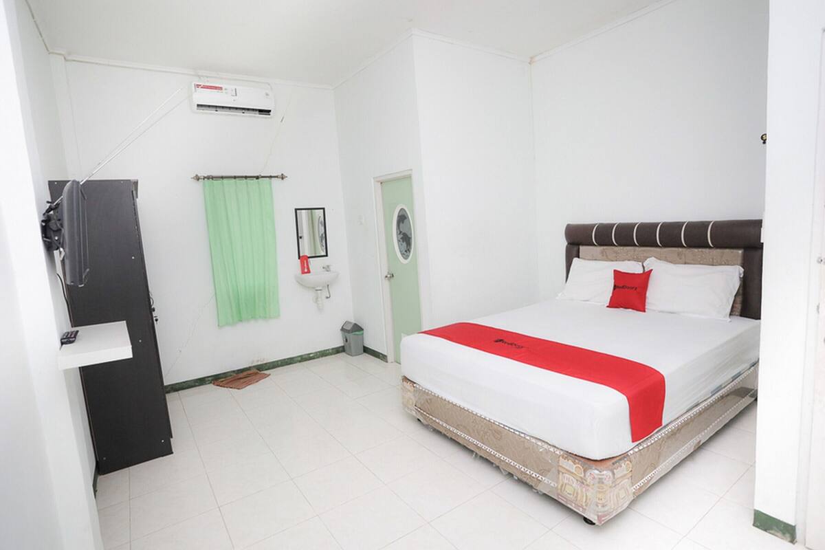 Chambre Double (RedDoorz)