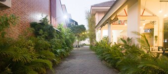 RedDoorz Plus Syariah near Alun Alun Sampang