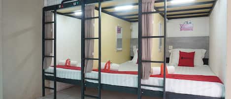 Dormitorio compartido, dormitorio mixto (RedDoorz)