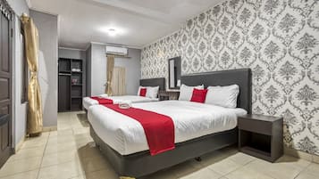 Family Room (RedDoorz) | Free WiFi