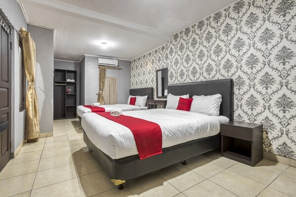 Chambre Familiale (RedDoorz) | Wi-Fi gratuit