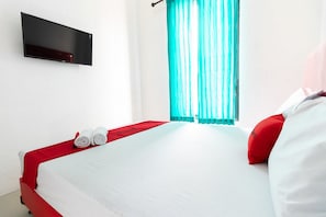 Double Room (RedDoorz)