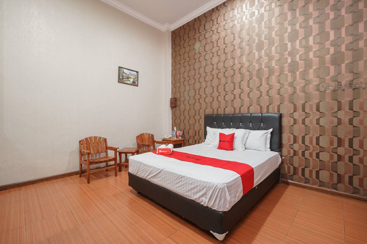 Premium-Zimmer (RedDoorz)
