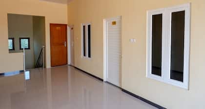 RedDoorz near Alun Alun Pati