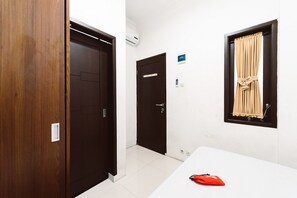 Single Room - KoolKost Syariah near Alun Alun Kota Bandung (Bandung)