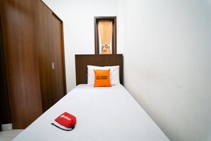 Room - KoolKost Syariah near Alun Alun Kota Bandung (Bandung)