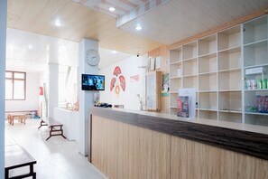 Quầy tiếp tân