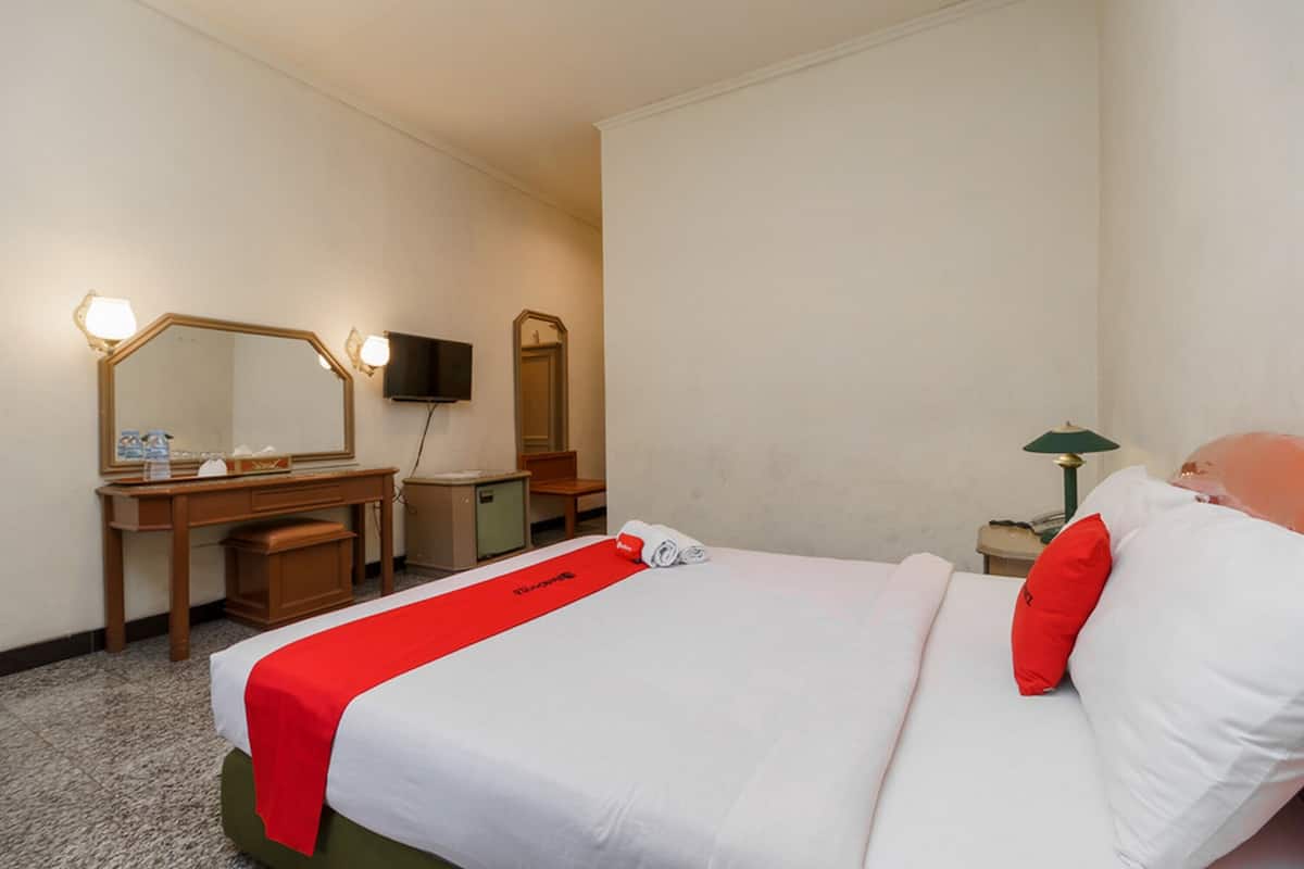 Chambre Double (RedDoorz)