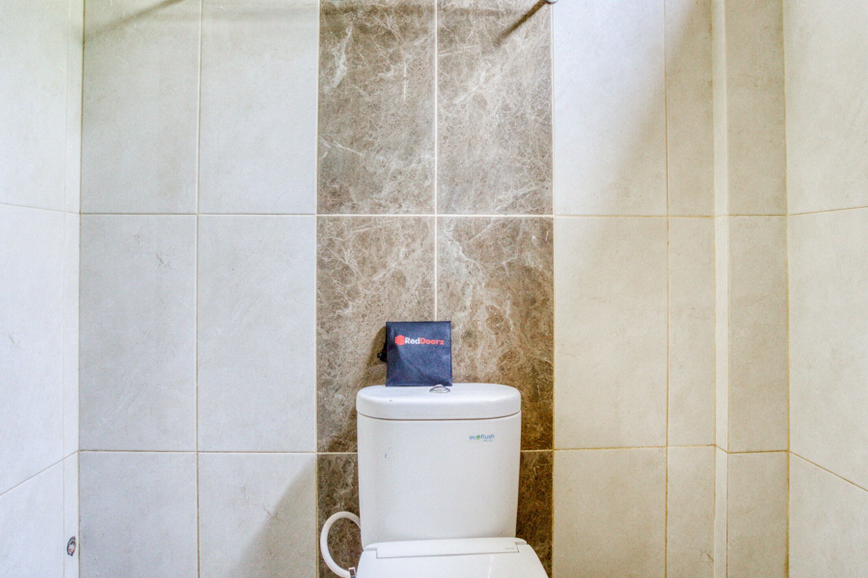 Photo - RedDoorz @ Jakal Atas KM 10