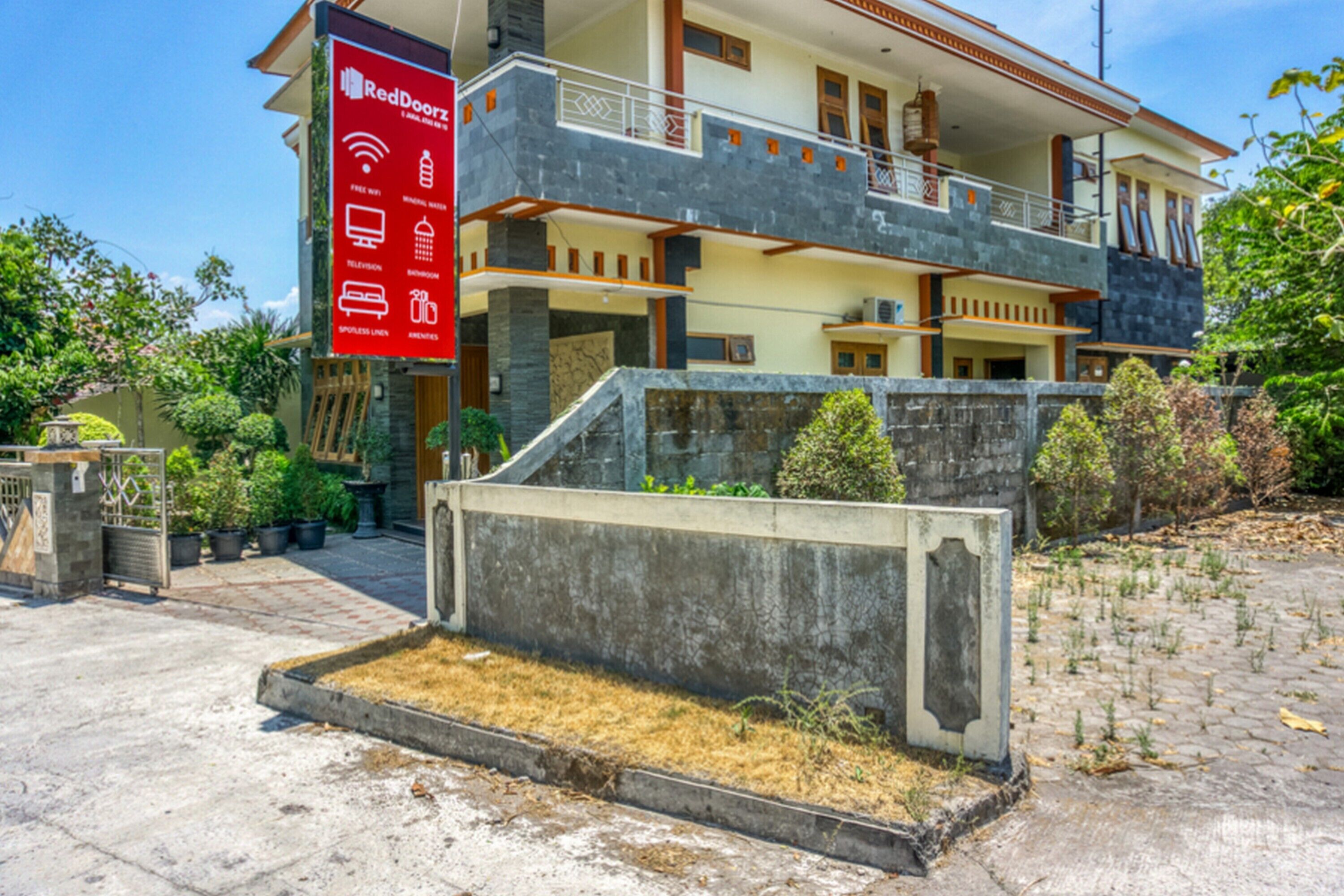 Photo - RedDoorz @ Jakal Atas KM 10