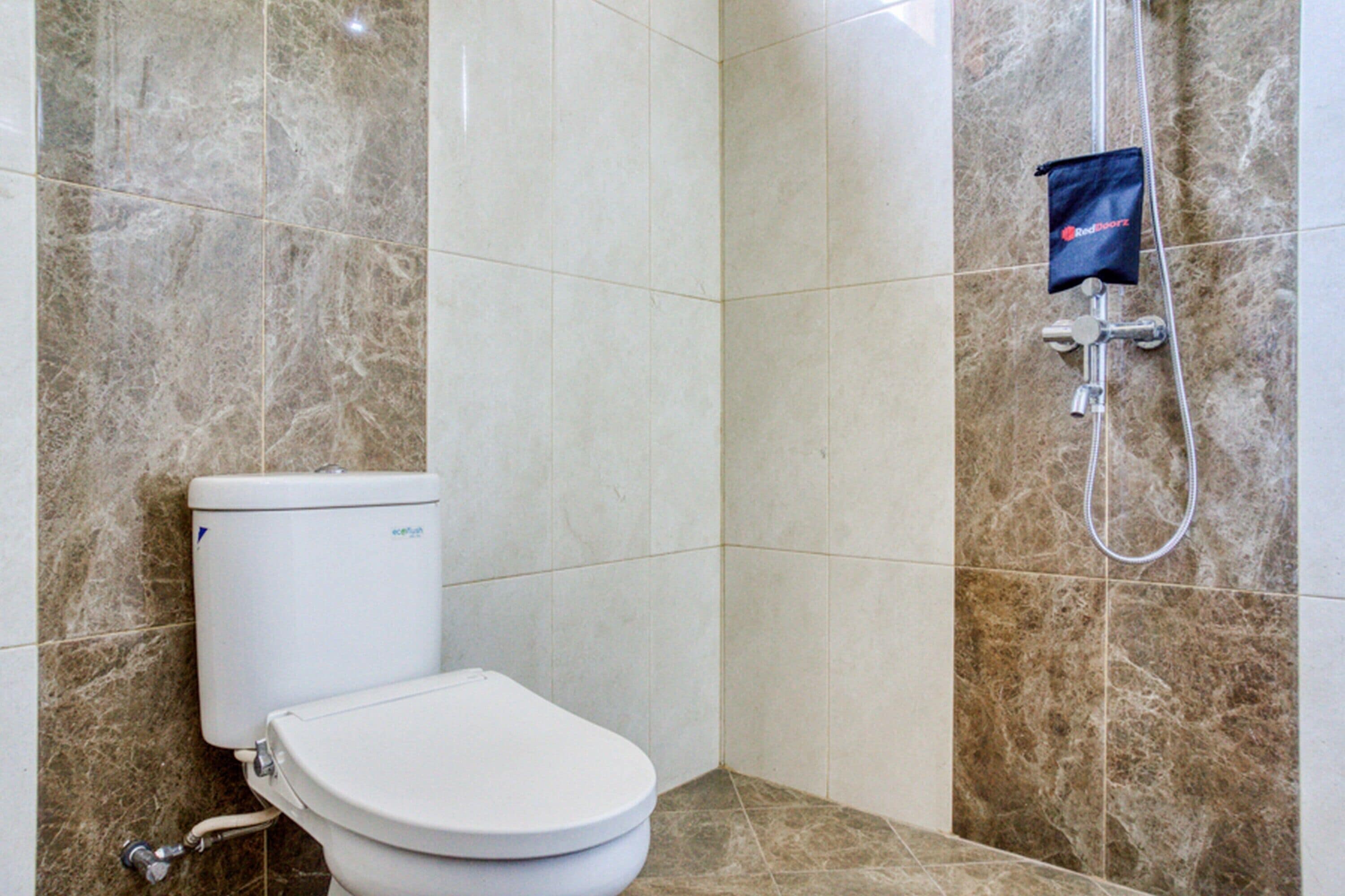 Photo - RedDoorz @ Jakal Atas KM 10