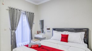 Double Room (RedDoorz) - Reddoorz Syariah @ Berlian Homestay Wirobrajan (Yogyakarta)