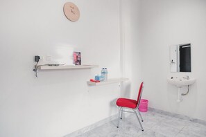 Chambre Double (RedDoorz)