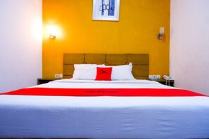 Double Room (RedDoorz) - RedDoorz near Monumen Habibi Ainun (Parepare)