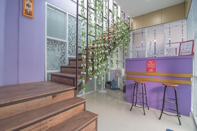 RedDoorz @ Gatot Subroto Street Bandung 2