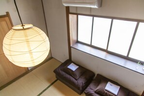 Japanese-style room, maximum 5 people (no extra bedding for children) | Duntäcken, ljudisolering, gratis wi-fi och sängkläder