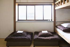 Japanese-style room, maximum 5 people (no extra bedding for children) | Duntäcken, ljudisolering, gratis wi-fi och sängkläder