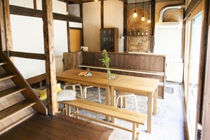 Restaurant - Fukuoka Guesthouse SHIP - Hostel (Fukuoka)