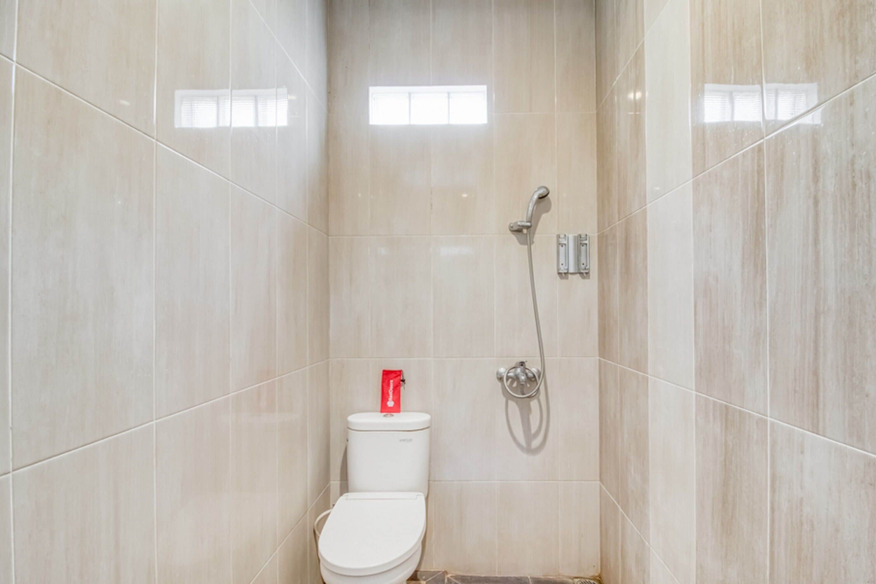 Photo - RedDoorz Plus near Lempuyangan Station 4