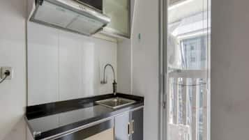 雙人房 (RedDoorz) | 私人小型廚房