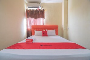 Quarto casal (RedDoorz) | Roupa de cama
