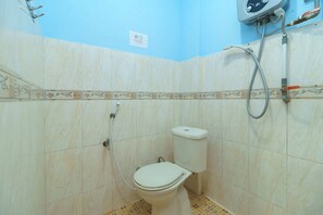 Regadera, amenidades de baño gratuitas, toallas