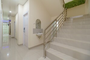 Staircase - RedDoorz Plus near RS RK Charitas 2 Palembang (Palembang)
