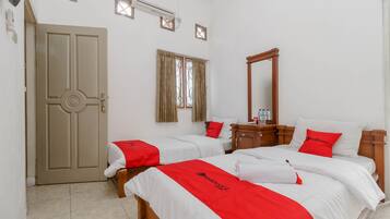 Twin Room (RedDoorz)