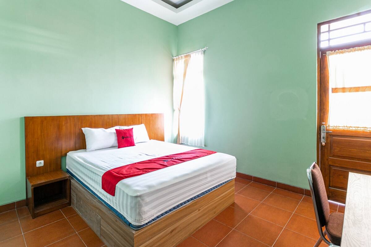 Habitación Deluxe (RedDoorz)