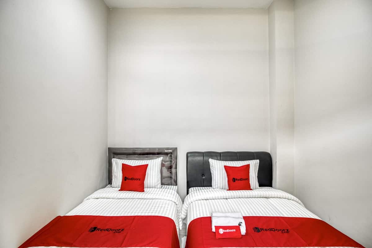 Twin Room (RedDoorz)