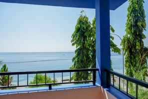 Suíte (RedDoorz) | Sacada