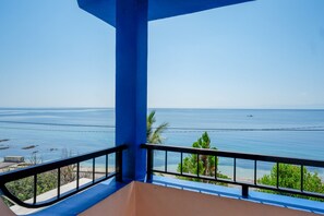 Phòng Suite (RedDoorz) | Ban công