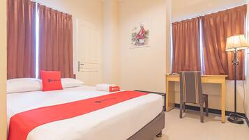 Double Room (RedDoorz) | Free WiFi, bed sheets