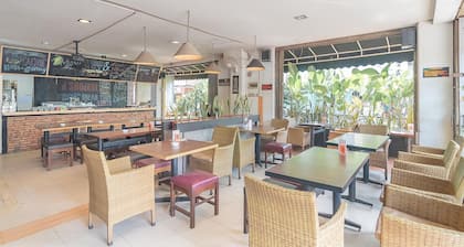 RedDoorz @ H. Agus Salim Street