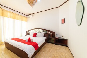 Premium Room (RedDoorz) - RedDoorz Syariah near Balai Kota Batu (Batu)