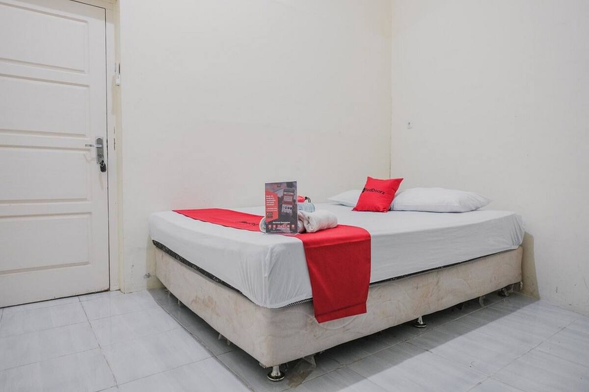 ห้องดับเบิล (RedDoorz)