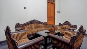 Unclassified image, 5 of 27, button - Reddoorz Near Tugu Yogyakarta (Yogyakarta)