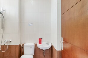 Unclassified image, 5 of 44, button - Reddoorz Near Tugu Yogyakarta (Yogyakarta)
