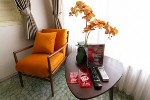 Premium Room (RedDoorz) | Bed sheets - RedDoorz Syariah near Titik Nol Yogyakarta (Yogyakarta)