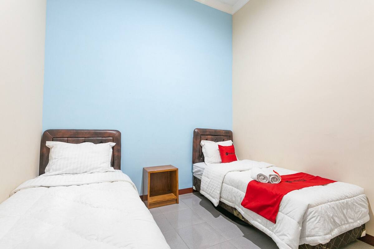 Twin Room (RedDoorz)